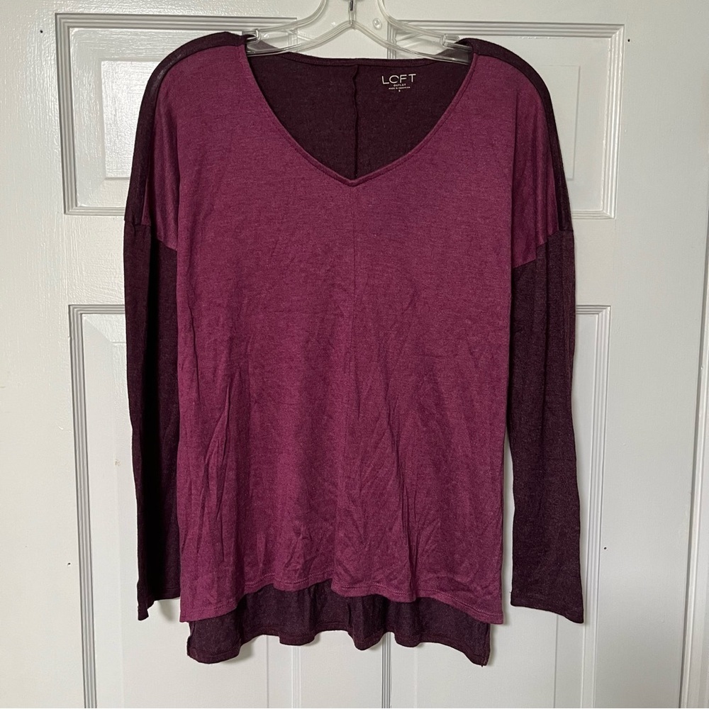LOFT Women's Burgundy two tone Long Sleeve soft v-neck Top